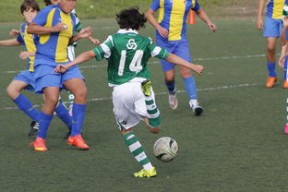 中国足球国家队备战友谊赛调整战术策略，国足 友谊赛