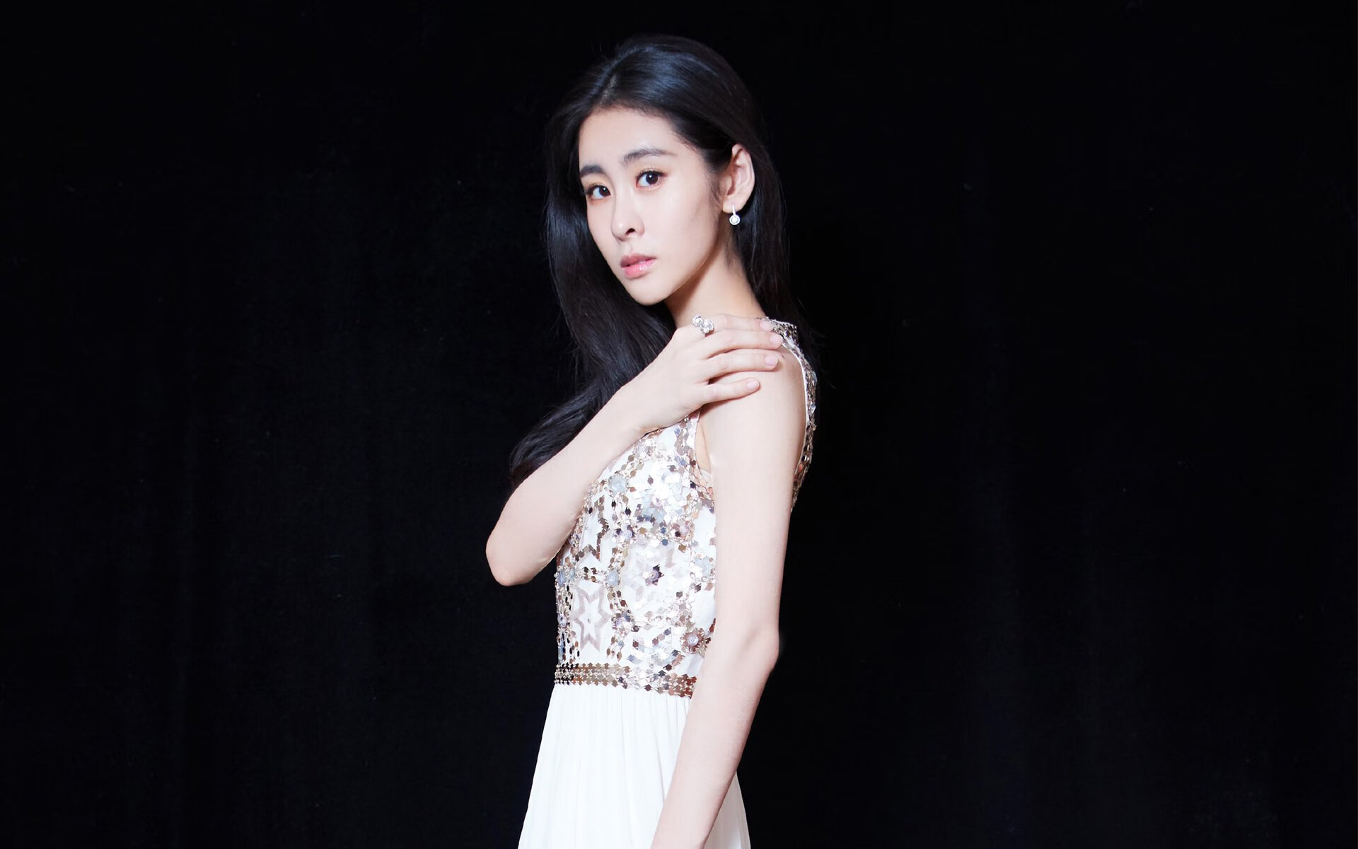 塞维利亚锋线轮换保障火力输出,塞维利亚风光